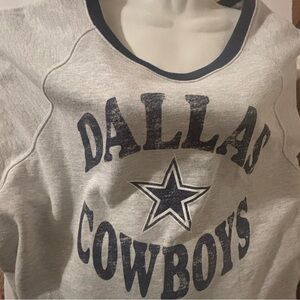 Dallas Cowboys Women’s Size XL Grey Crewneck Cropped Sweatshirt